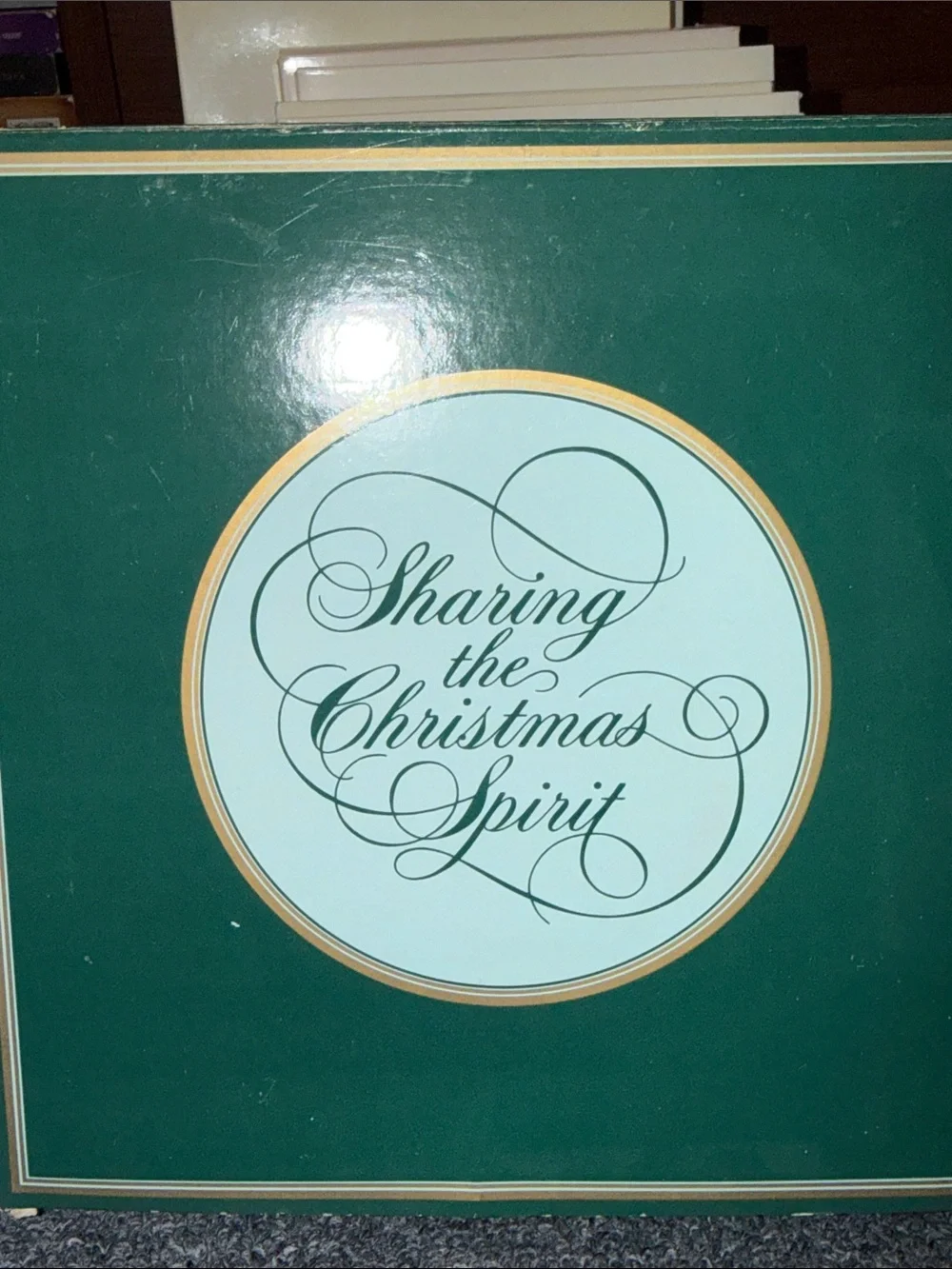 Vintage Avon Christmas 1981 Decorative Plate - 22K gold trim Carrying Tree.
